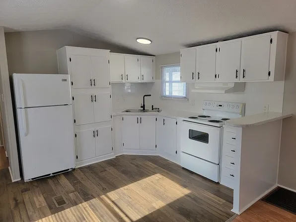 100 Hidden Valley Dr #B-17, Lexington, SC 29073