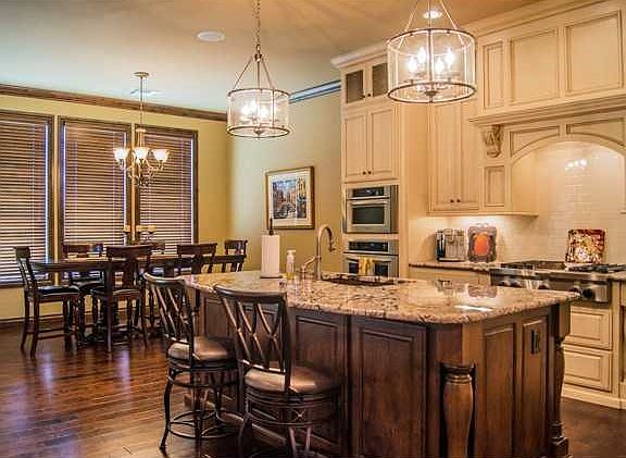4th image of 2224 Waterford Ln