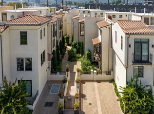 10736 Bloomfield St, North Hollywood, CA 91602