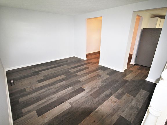 4th image of 2479 Hingham Ln