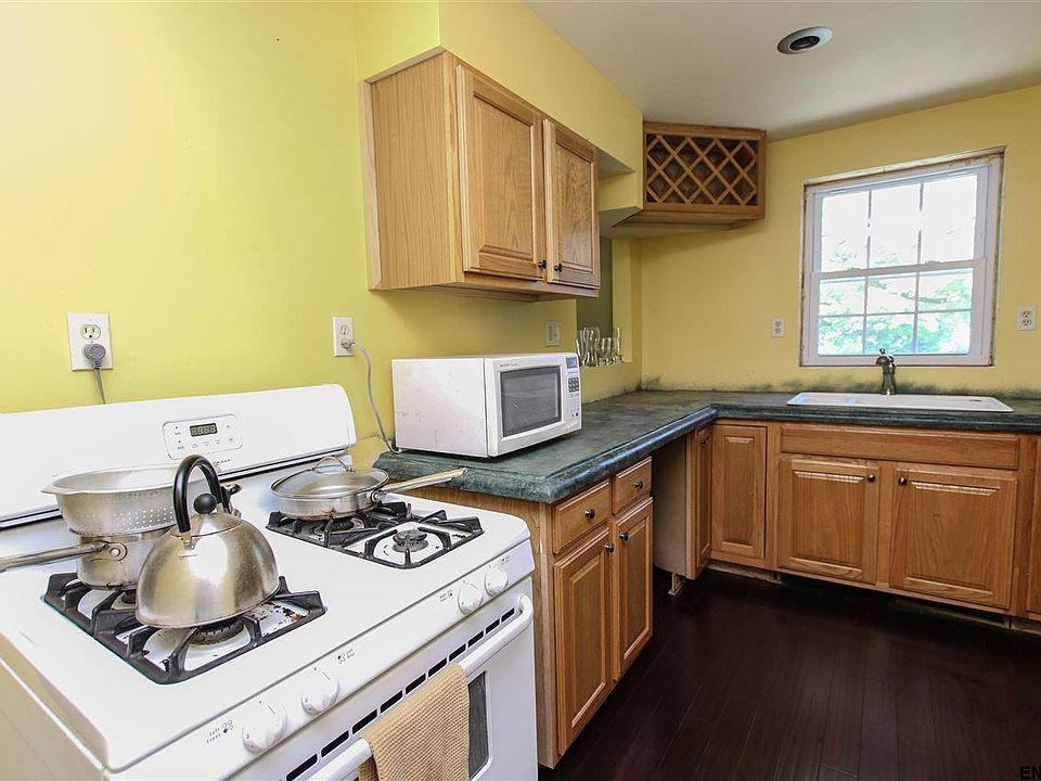 1st image of 15-17 Ballston Ave