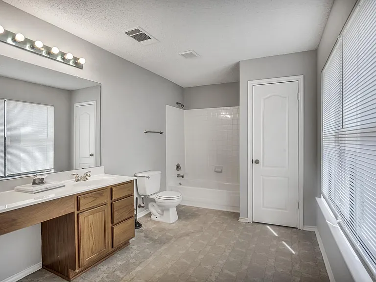 7900 Bramble Bush Dr — Photo 20
