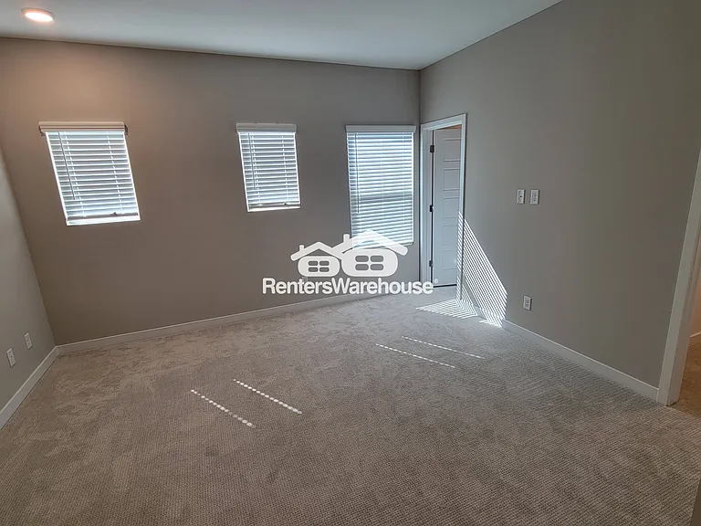 2264 W Harmont Dr — Photo 14