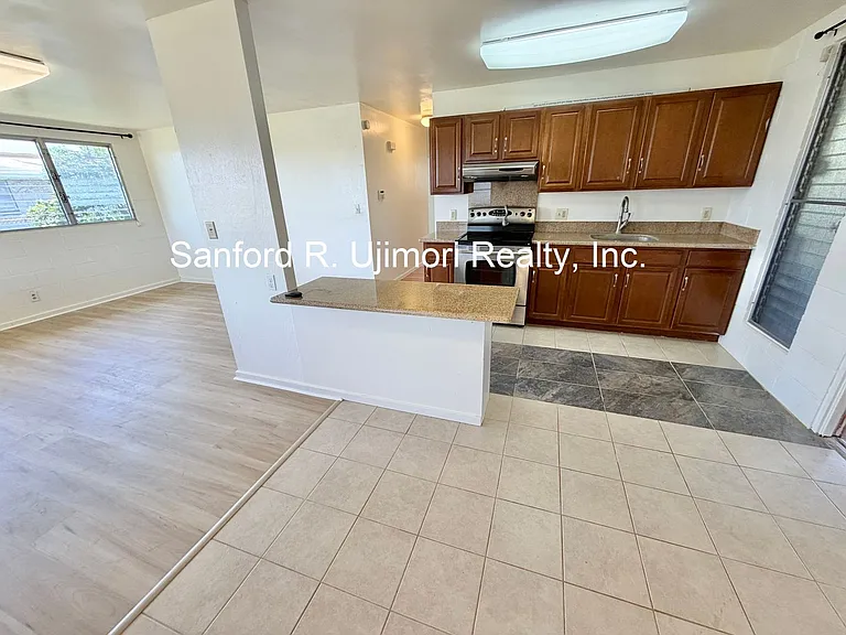 94-1032 Hiapo St — Photo 2