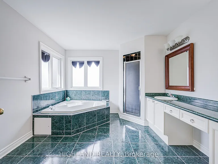 1472 Bayshire Dr — Photo 37