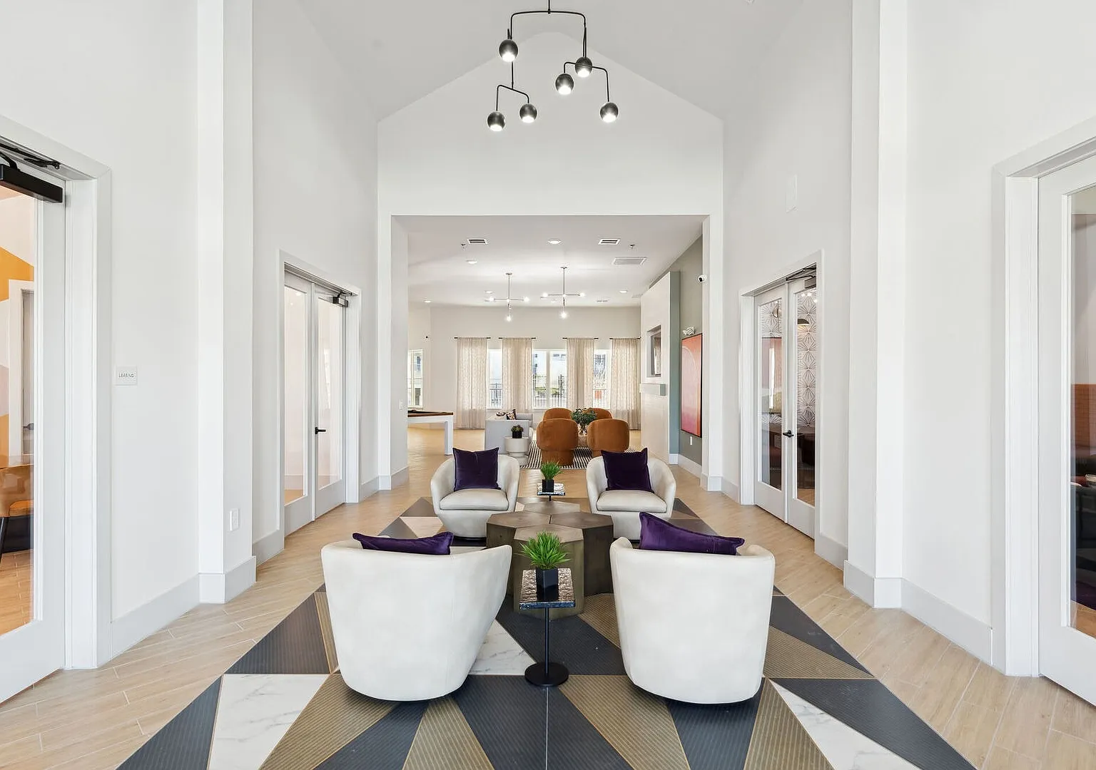 1 bed, 698 sqft, $1,288 — Photo 2