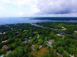 8 Basket Neck Ln, Remsenburg, NY 11960