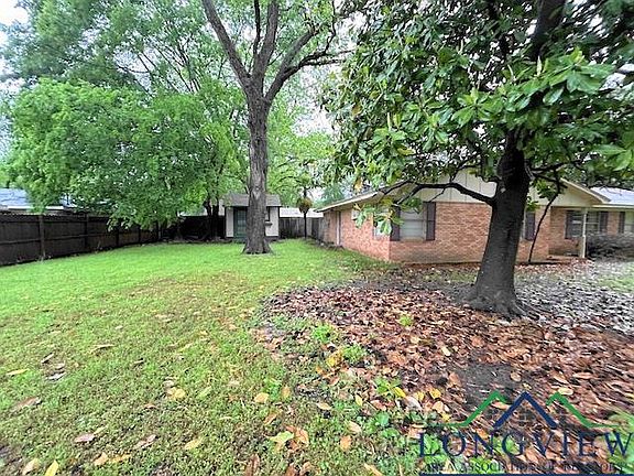 2nd image of 607 Martin Luther King Dr