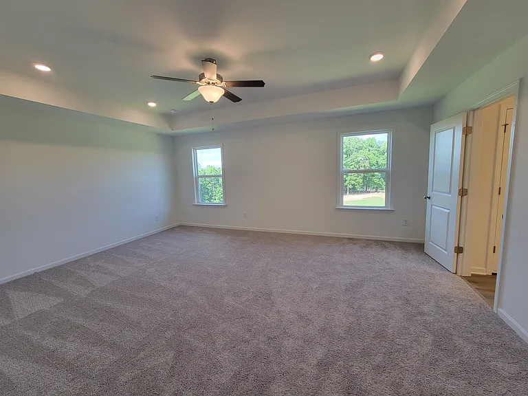 215 Foxhill Dr — Photo 11