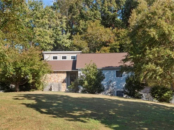 338 Lori Ln, Winston Salem, NC 27127
