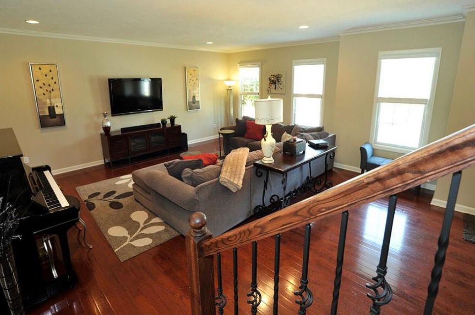 1st image of 375 Marshall Heights Dr