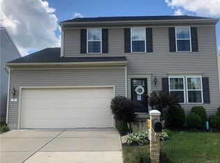 8 Scooter Ln, Hamburg, NY 14075