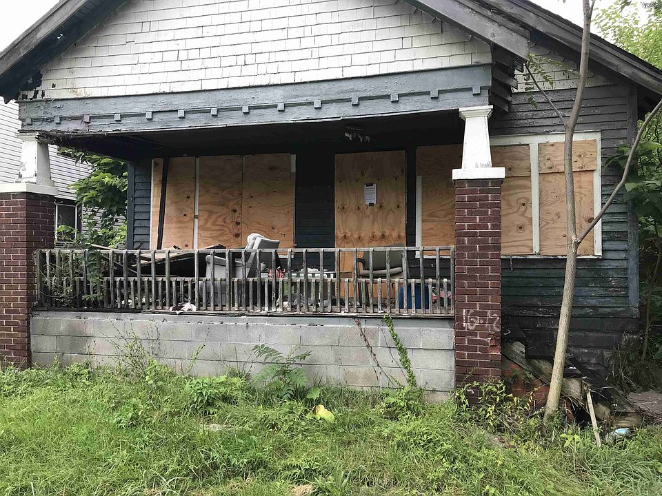 10042 Cedarlawn