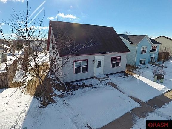 2nd image of 1004 W Menk Dr