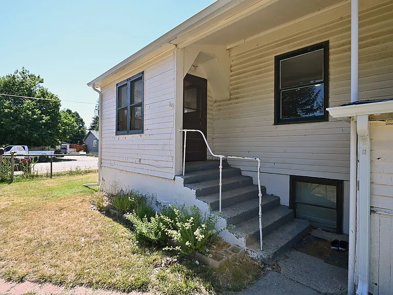 555 Wyoming Ave — Photo 1