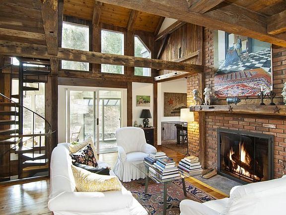 18 High Street - Family Room