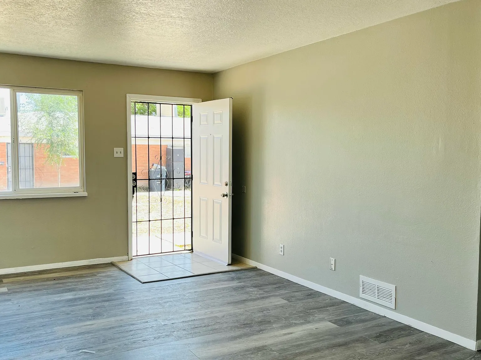 2 bed, 1.0 bath, 780 sqft, $1,099 — Photo 4