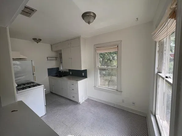 507 E 39th St APT B, Austin, TX 78751