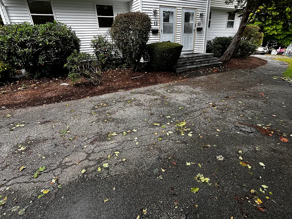 12 Pleasant St #12
