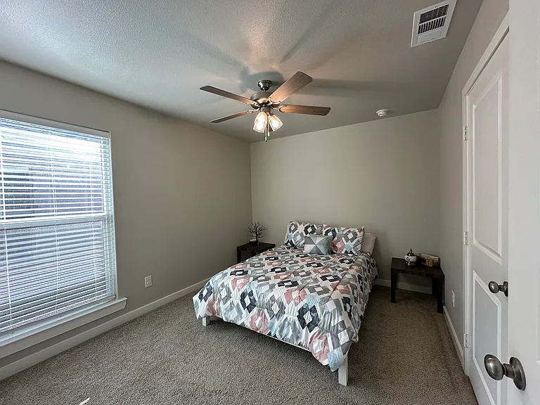 3215 Volney Ave — Photo 9