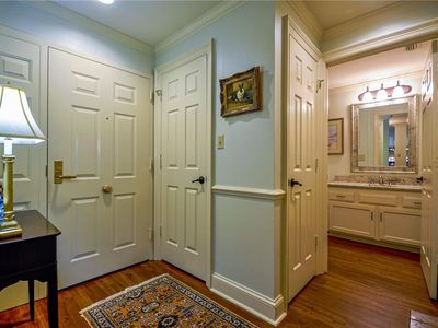 1800 Clairmont Lake UNIT 420, Decatur, GA, 30033