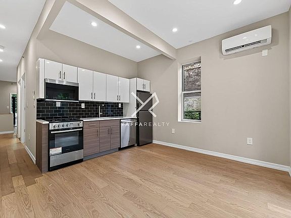 5th image of 663 Mac Donough St
