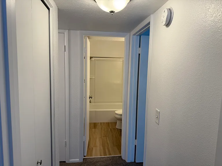1222 E Waterside Cv — Photo 15