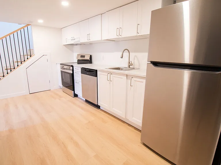 58 Churchill Ave — Photo 3