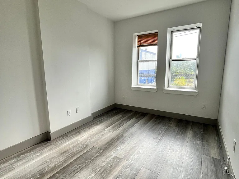 181 Baldwin Ave #1R — Photo 5