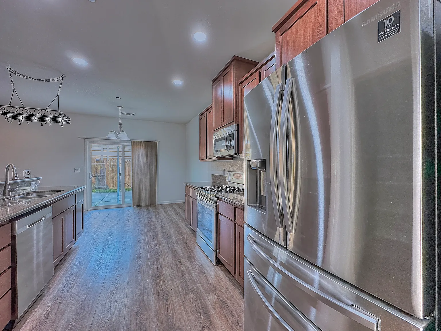 4 bed, 2098 sqft, $3,000 — Photo 4