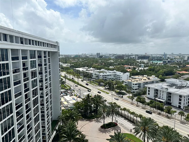 10275 Collins Ave #1428 — Photo 3