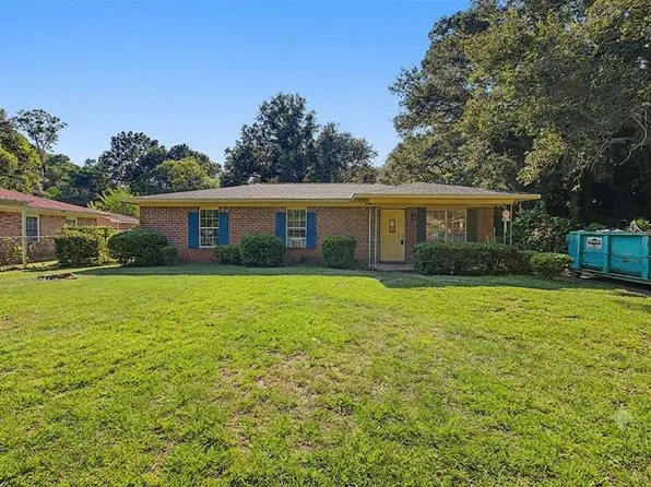 2811 Newcastle Ln, Albany, GA 31701