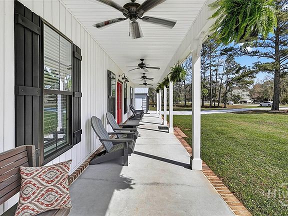 3rd image of 125 Robin Road