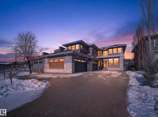 1121 Wahl Pl NW, Edmonton, AB T6W 3G6