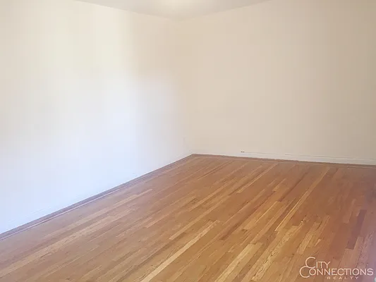 Rented by City Connections Realty | media 16