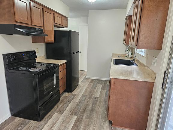 5th image of 2372 Hillcrest Dr