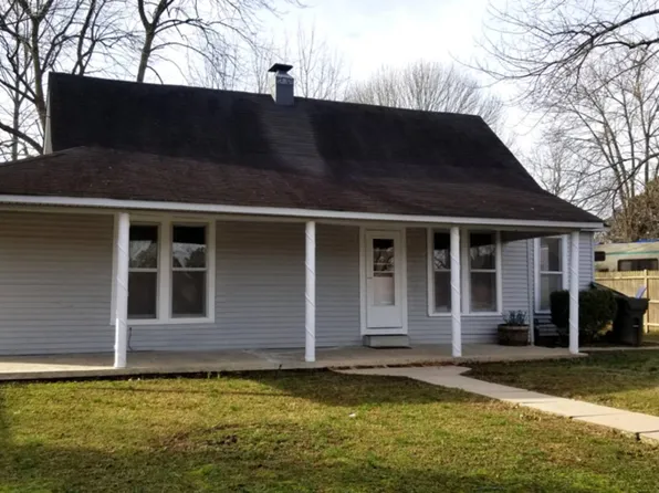 35 Crooked St, Trezevant, TN 38258