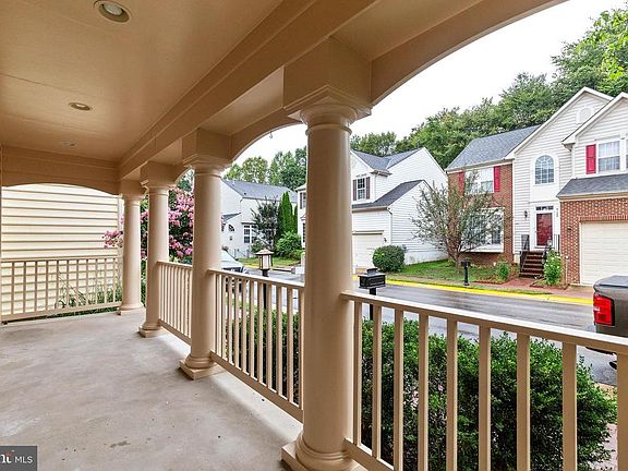 3rd image of 9137 Stonegarden Dr