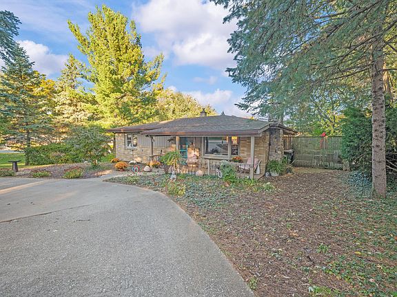 4th image of 4913 Ridge Rd