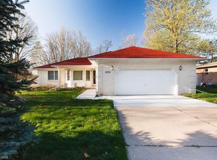 970 Gallaland Ave, Rochester Hills, MI 48307