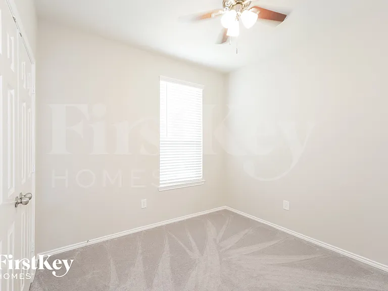 5831 Longhorn Run Ln — Photo 13