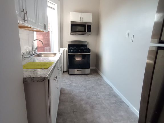 5th image of 9 Bentley Ave #13D