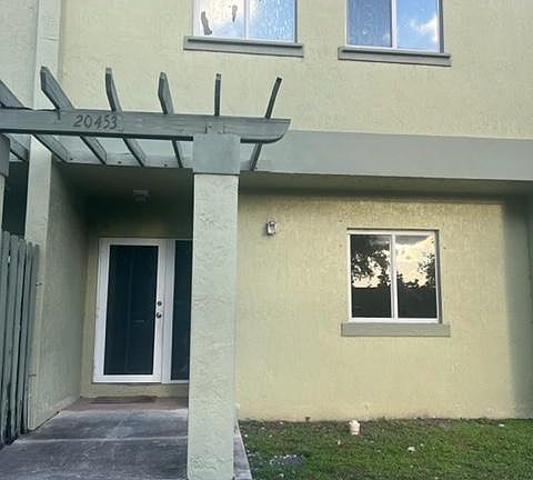 4th image of 20451 NW 15th Ave #2