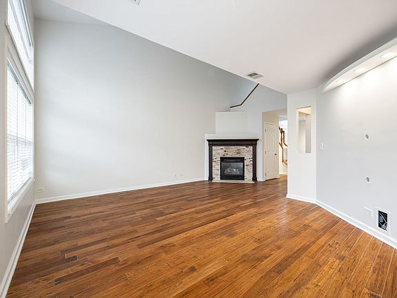 5th image of 107 Hastings Ct