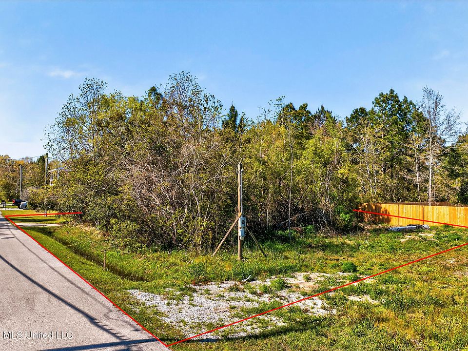 1st image of 222 Pine Ridge Dr