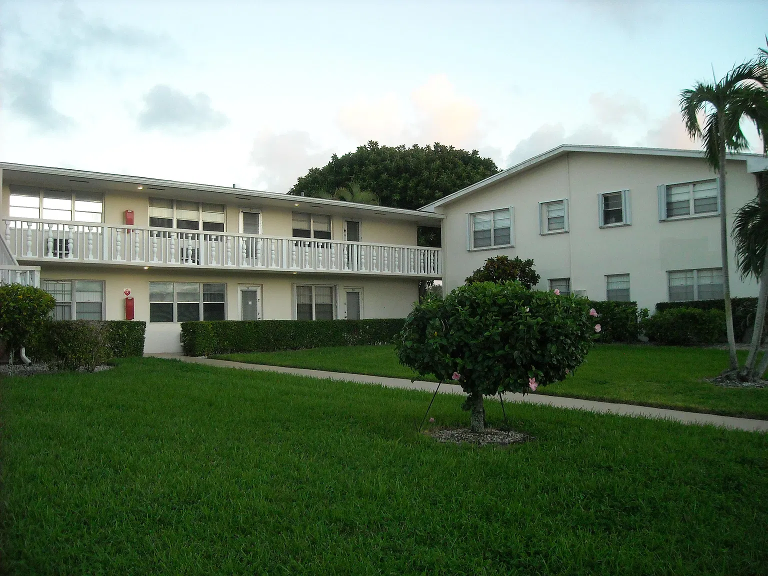 2 bed, 1.5 bath, 819 sqft, $1,500 — Photo 2