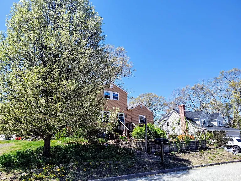 41 Carpenter Ave #1A — Photo 3
