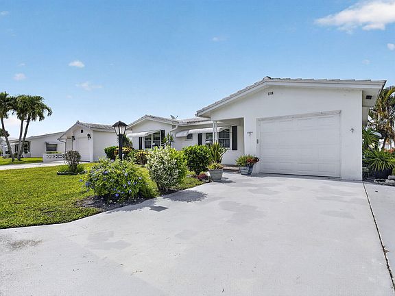 3rd image of 1104 W Ocean Avenue