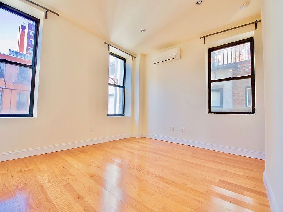 2nd image of 11 Allen St #4RR