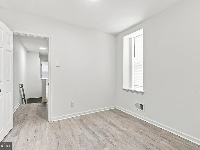 1319 N 55th St — Photo 9